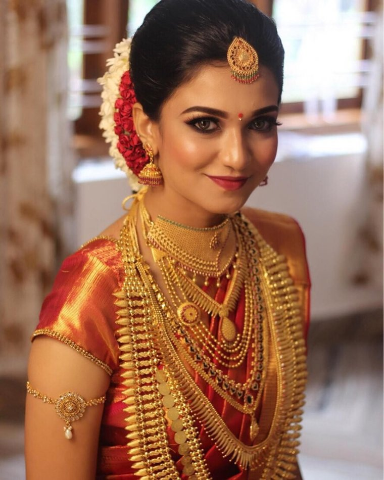 Прическа индианки. South indian Bride. Макияж невест Керала. Indian look. Bridal Style.