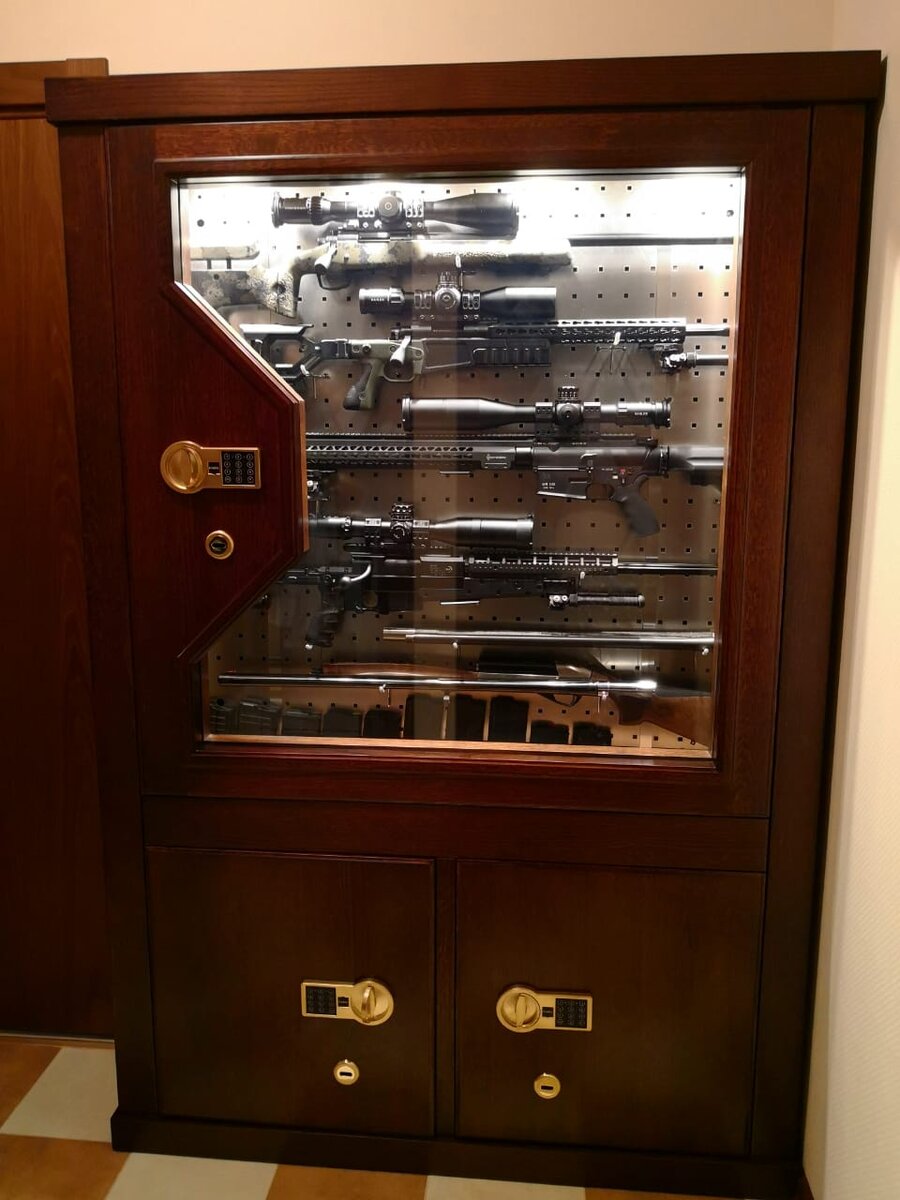Сейфы витрина с бронестеклом для хранения оружия и боеприпасов.