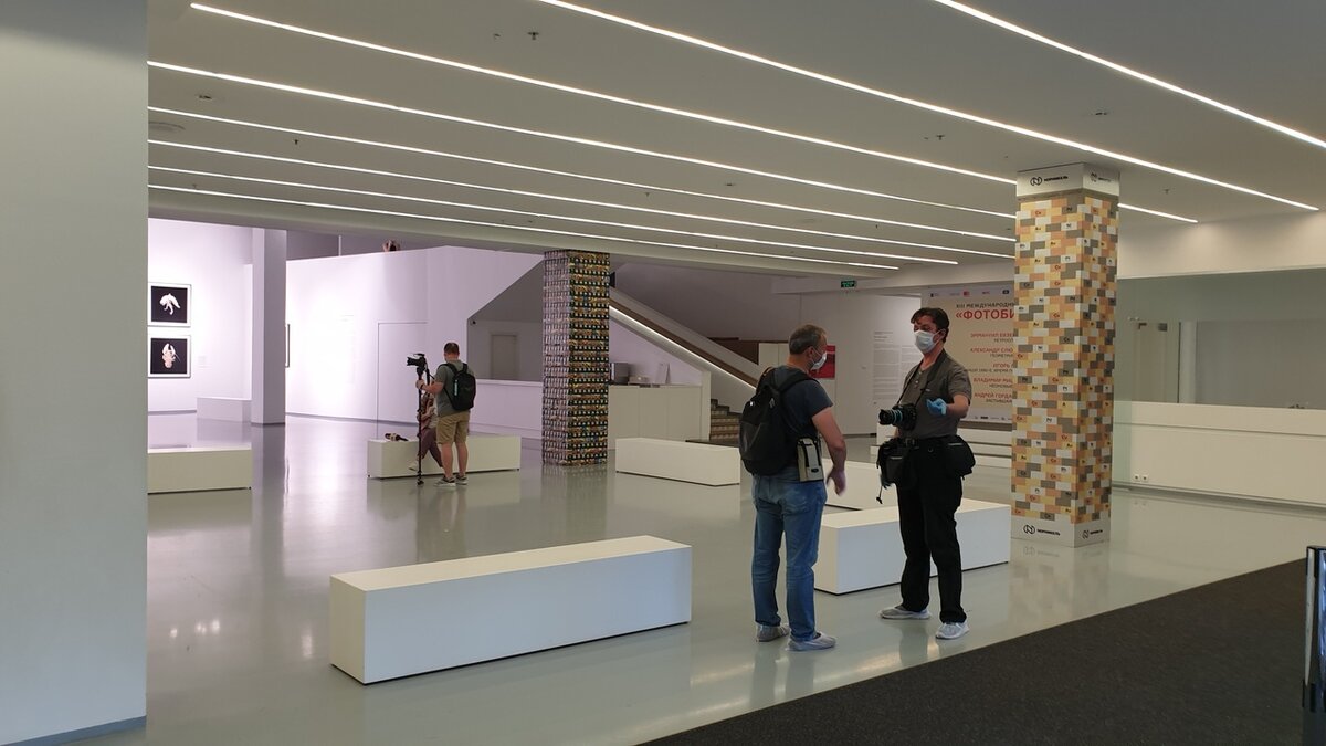 Фойе ММАМ. 16 июня 2020 г. 18.20.
