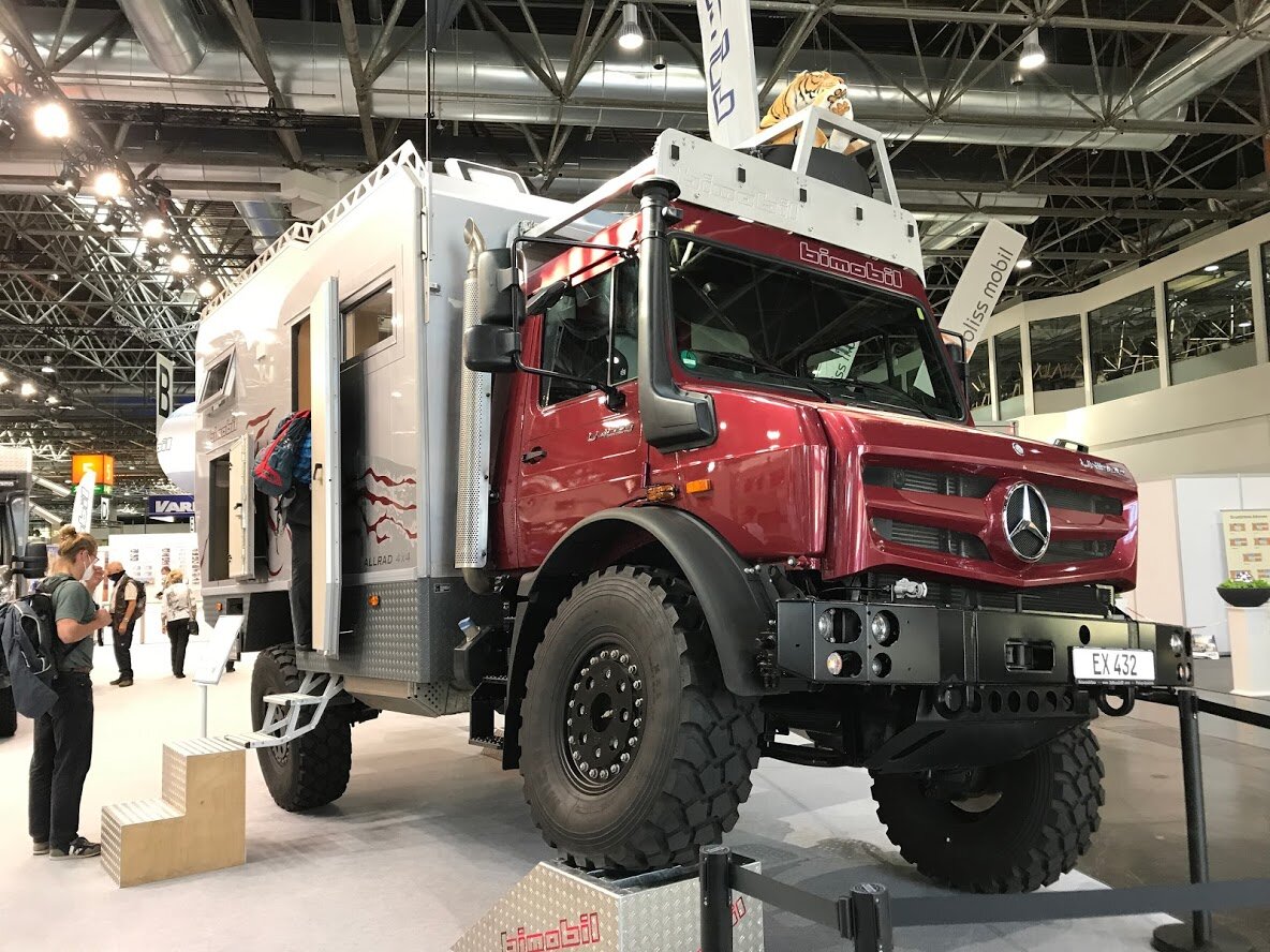 Автодом на базе Meredes-Benz Unimog с жилым модулем Bimobil.
