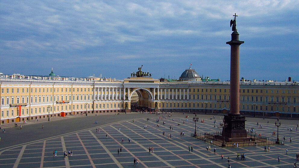 ЗДАНИЕ ГЛАВНОГО ШТАБА. САНКТ-ПЕТЕРБУРГ. АРХИТЕКТОР КАРЛ РОССИ. 1819–1828. ФОТОГРАФИЯ: TEDDY FOX78 / WIKIPEDIA.ORG