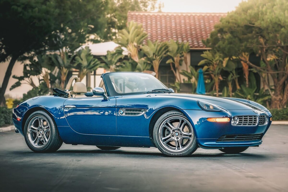 Маленькая машинка BMW z8