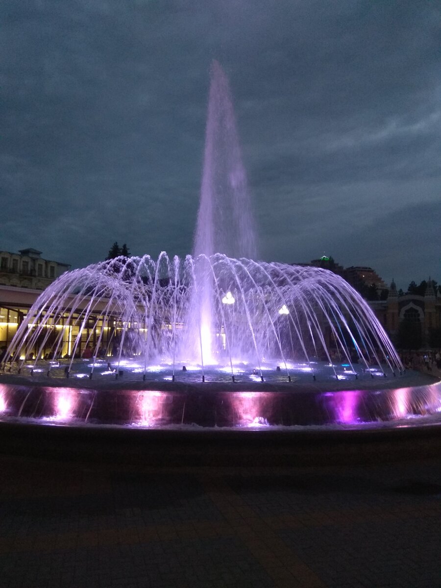 Фонтан на Курортном бульваре в Кисловодске. Фото автора