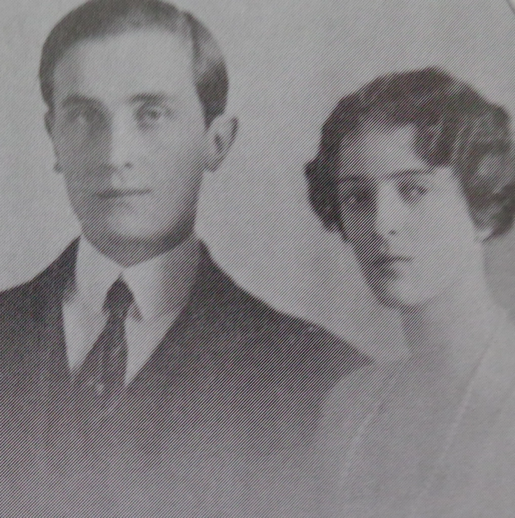 Ирина  Александровна  и  Феликс  Феликсович в день  помолвки . Фото  1913г.