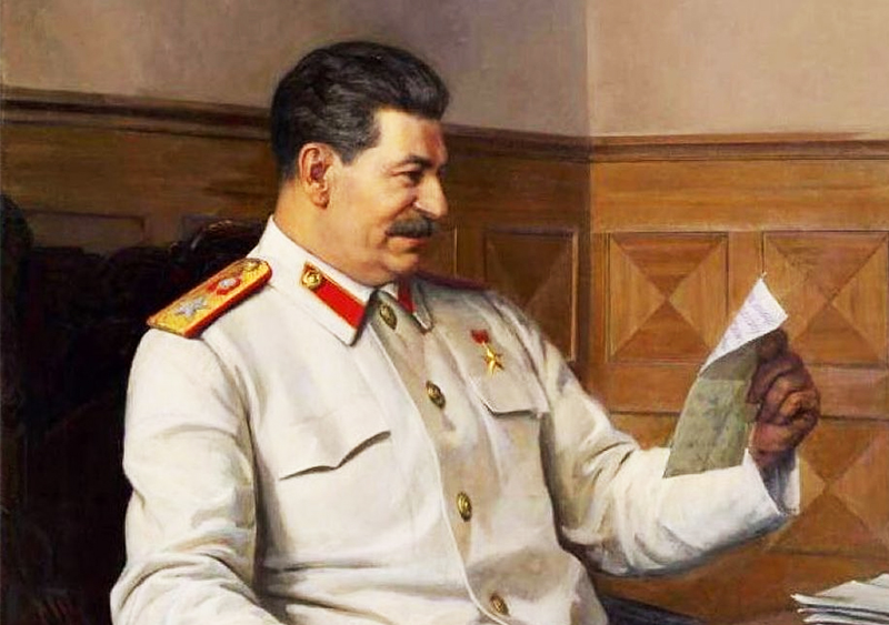 Получил звание генералиссимуса за успехи. Генералиссимус.