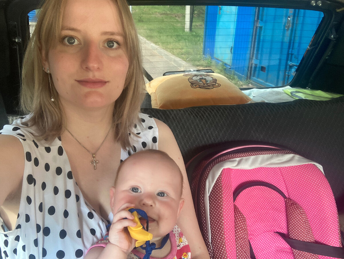 В машине у деда, своего авто, пока нет. И меня это не напрягает. 