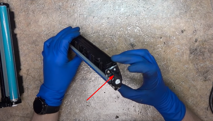 Фото 50. Чистим дозирующее лезвие