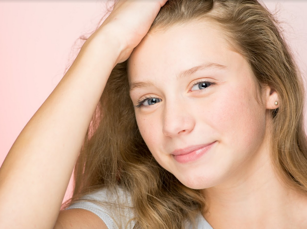 Школьный макияж должен быть не слишком броским, но подчеркивать достоинства. Фото автора Jason Deines Pexels, используется по лицензии Creative Commons