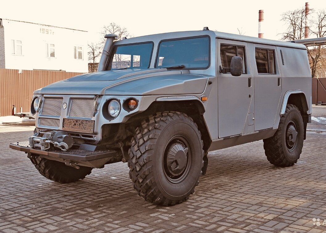 Гражданская версия автомобиля. ГАЗ 2330 тигр. Внедорожник «тигр» (ГАЗ-2330). Джип тигр ГАЗ-233001. ГАЗ 2330 «тигр» 233001.