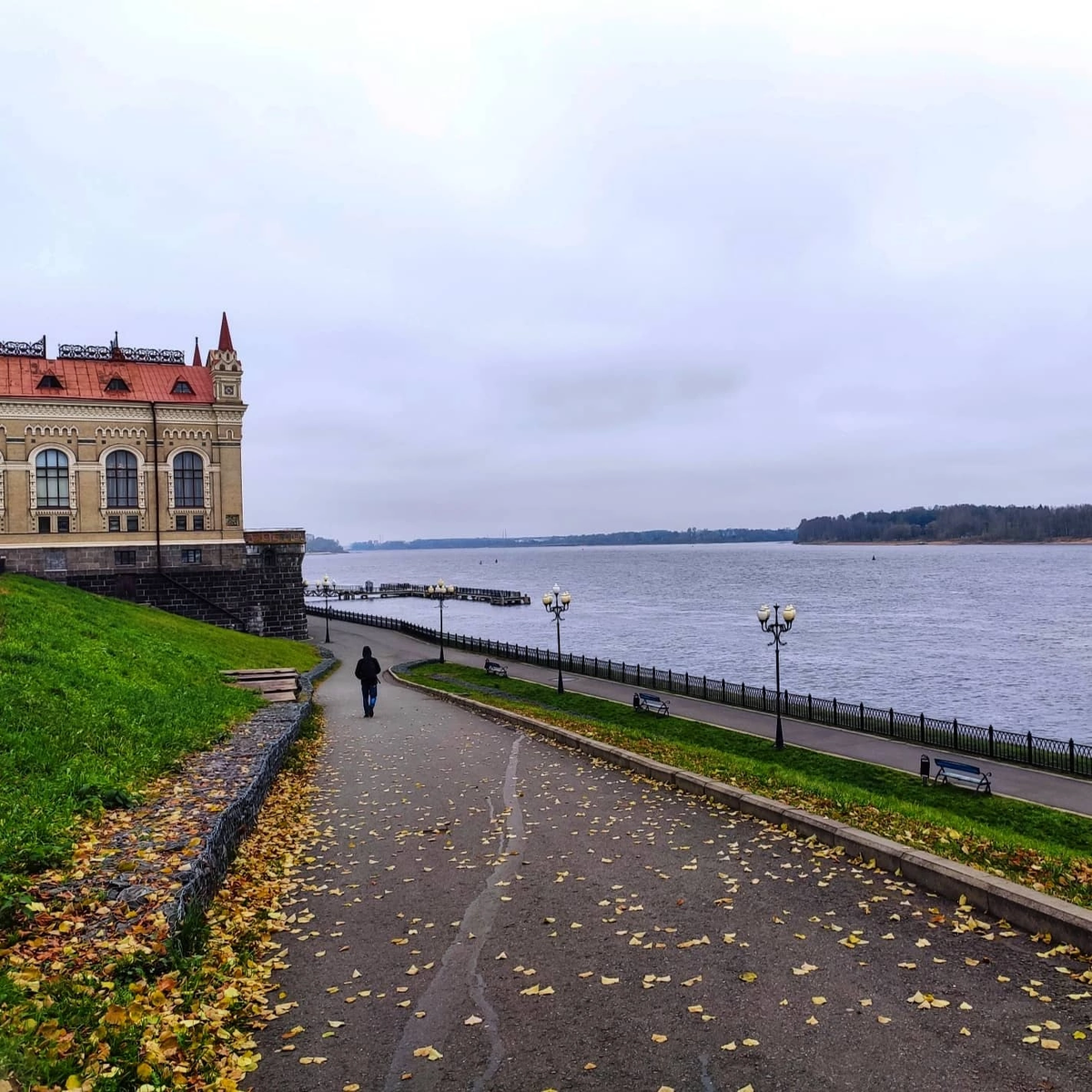 Рыбинск - рекордсмен по переименованиям. Почему все вывески в этом городе  дореволюционные? | Путешествуй с пользой | Дзен