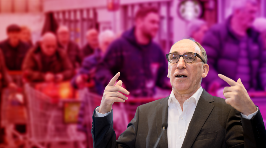 В богатой Австрии, в магазины для бедных не успевают завозить товар - разбирают за час 