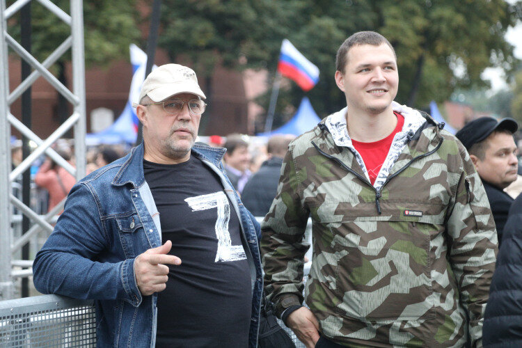    «Кто-то надевает майку с буквой Z и называет себя патриотом страны, но идти на фронт отказывается. Тогда что такое патриотизм и где патриотическая идея?»