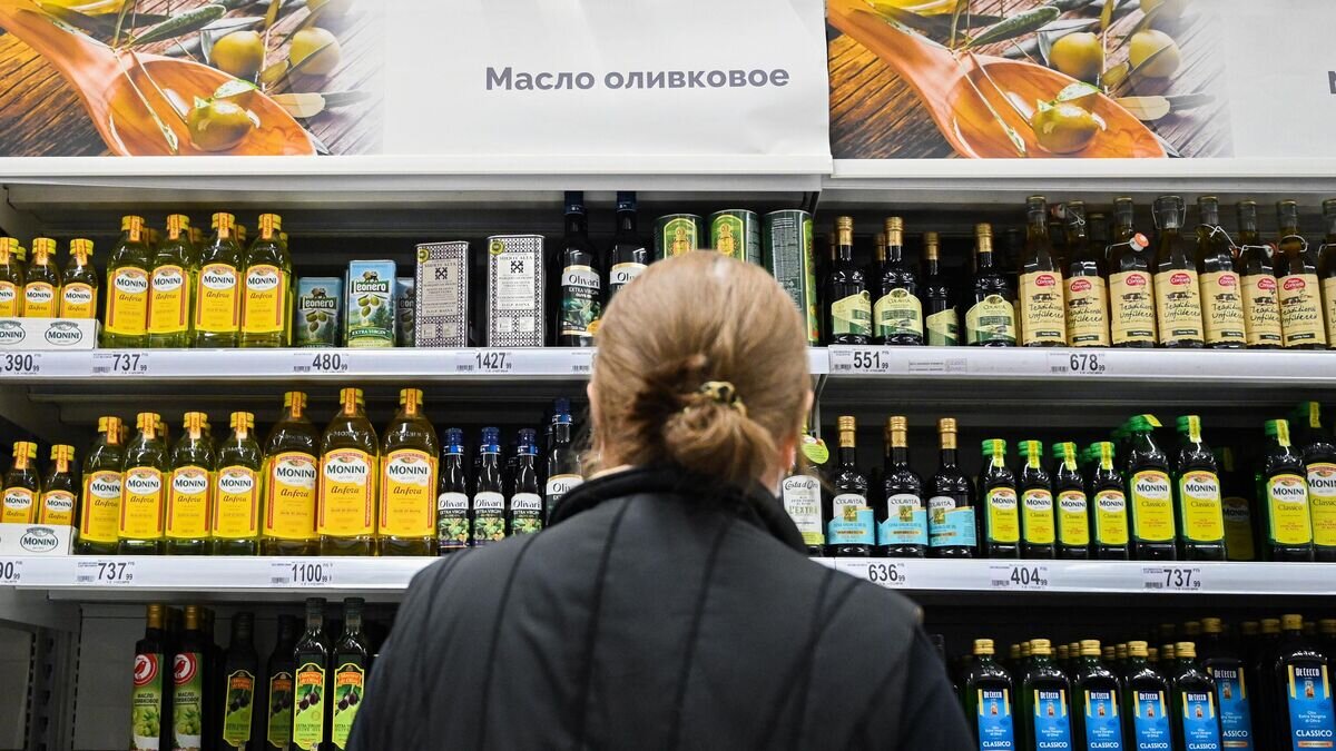    Продажа оливкового масла в сети продуктовых гипермаркетов "Ашан" (Auchan) в Москве© РИА Новости / Рамиль Ситдиков