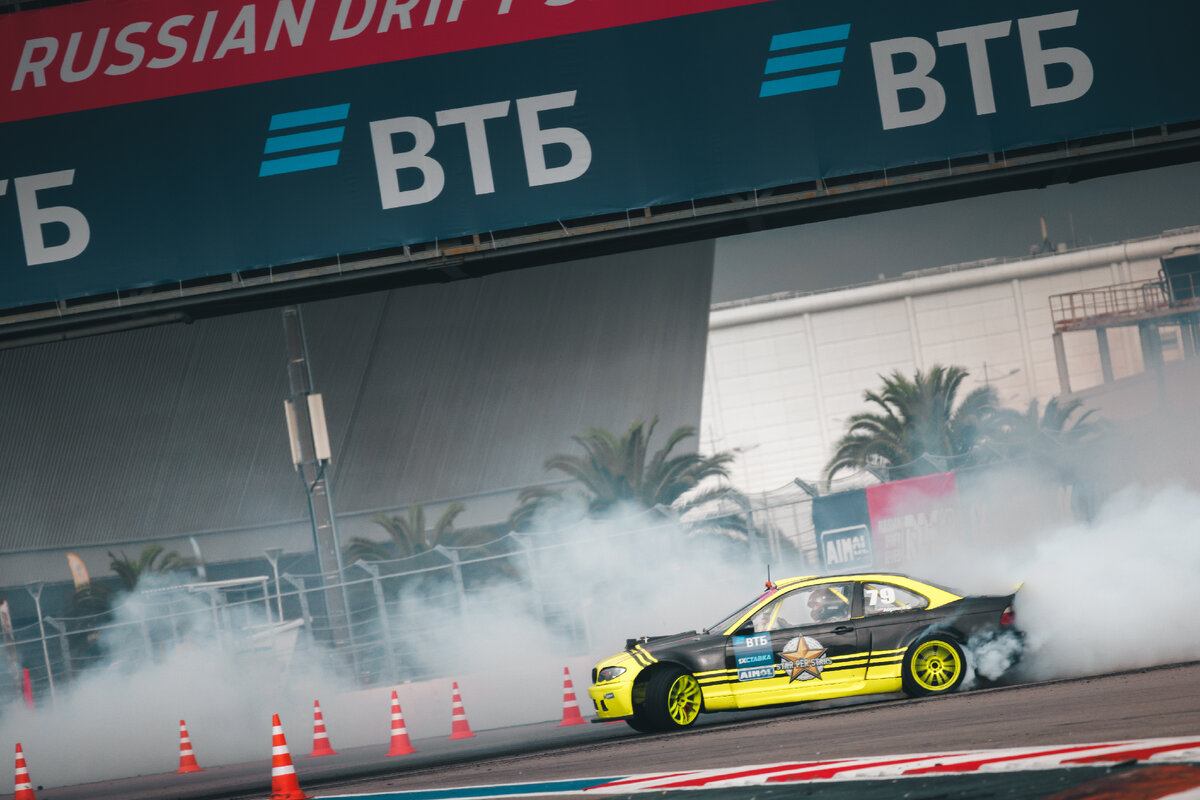 Пилот команды STAR PER STARS AIMOL Борис Абрамов