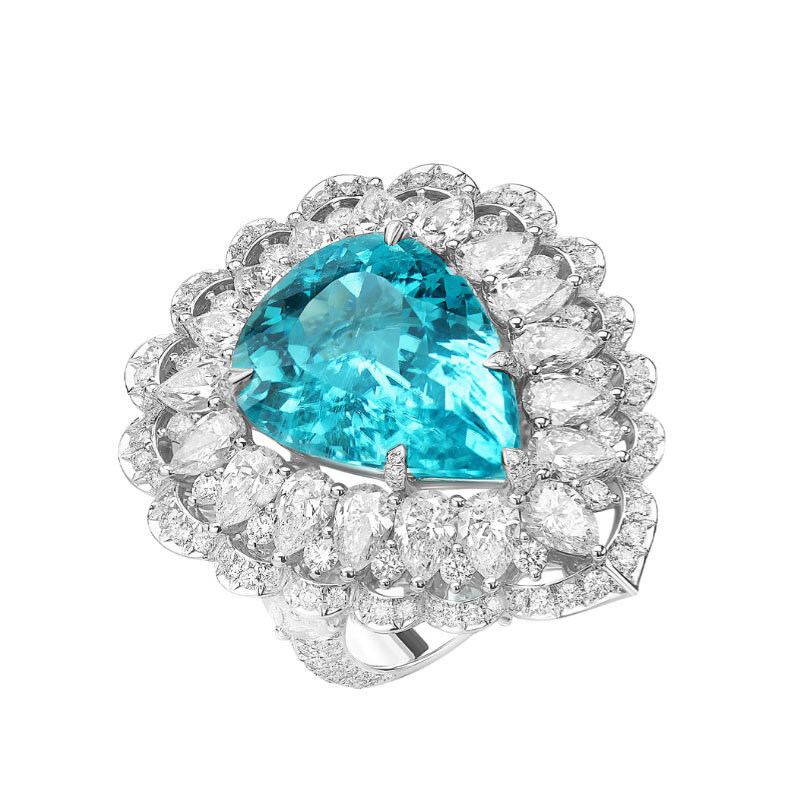 Кольцо Chopard High Jewellery с турмалином параиба (12,4 к) огранки груша и бриллиантами огранки груша и круглой огранки