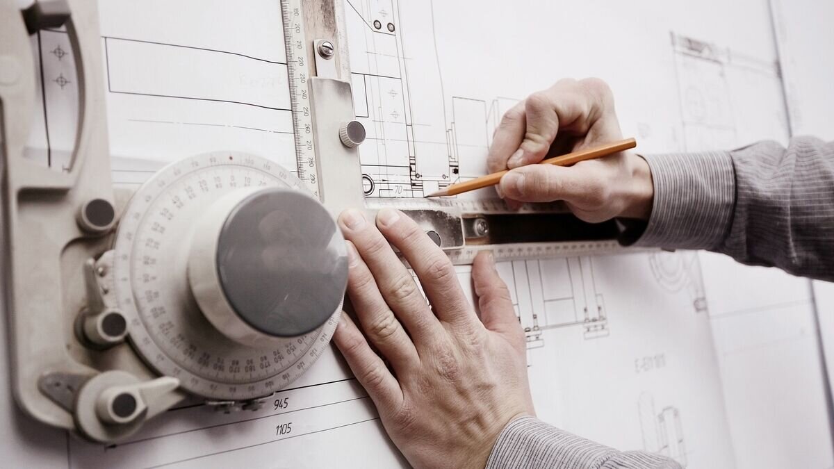    Инженер за работой© Fotolia / kichigin19