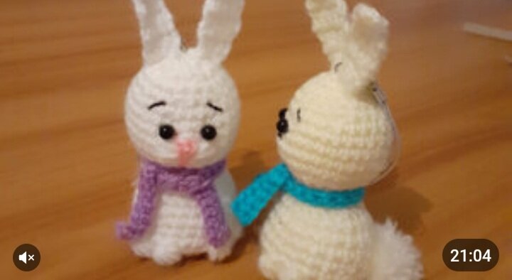 Зайчик - брелочек.