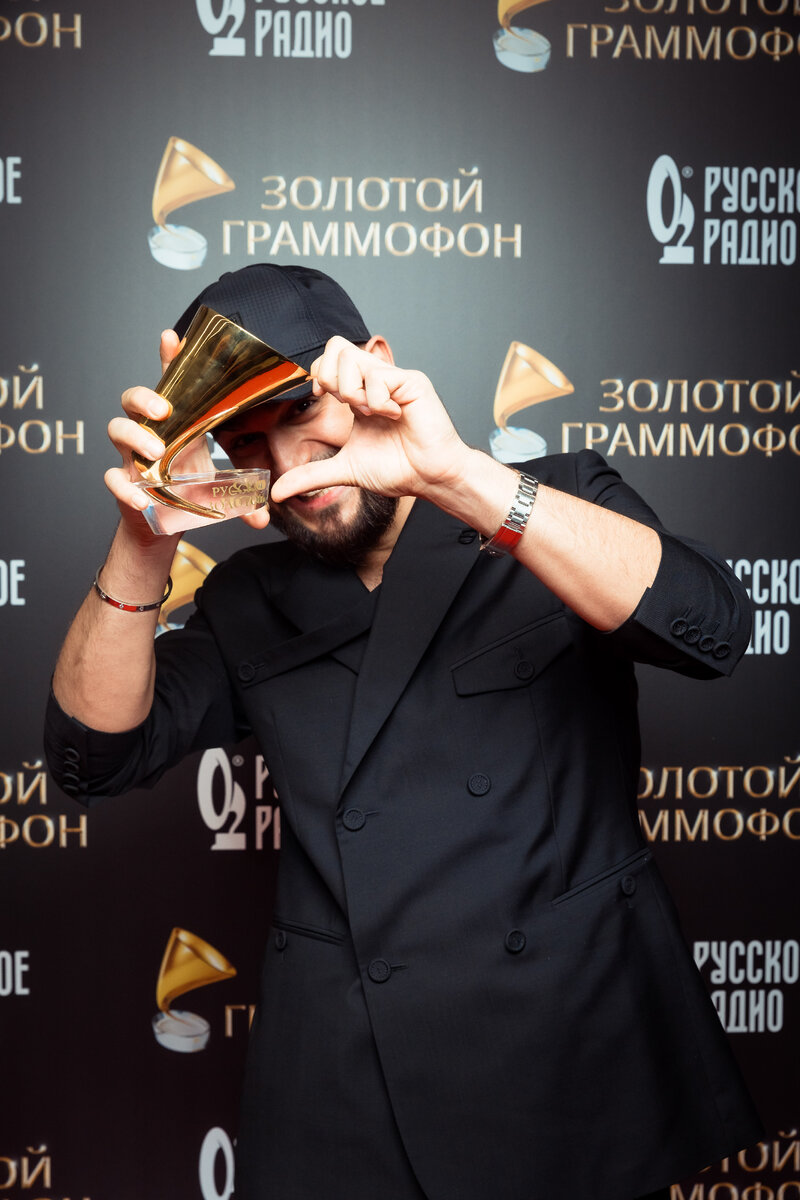 золотой граммофон бикович. полина гагарина золотой граммофон 2021. русское радио золотой граммофон. золотой граммофон 2010. дмитрий маликов на золотом граммофоне.