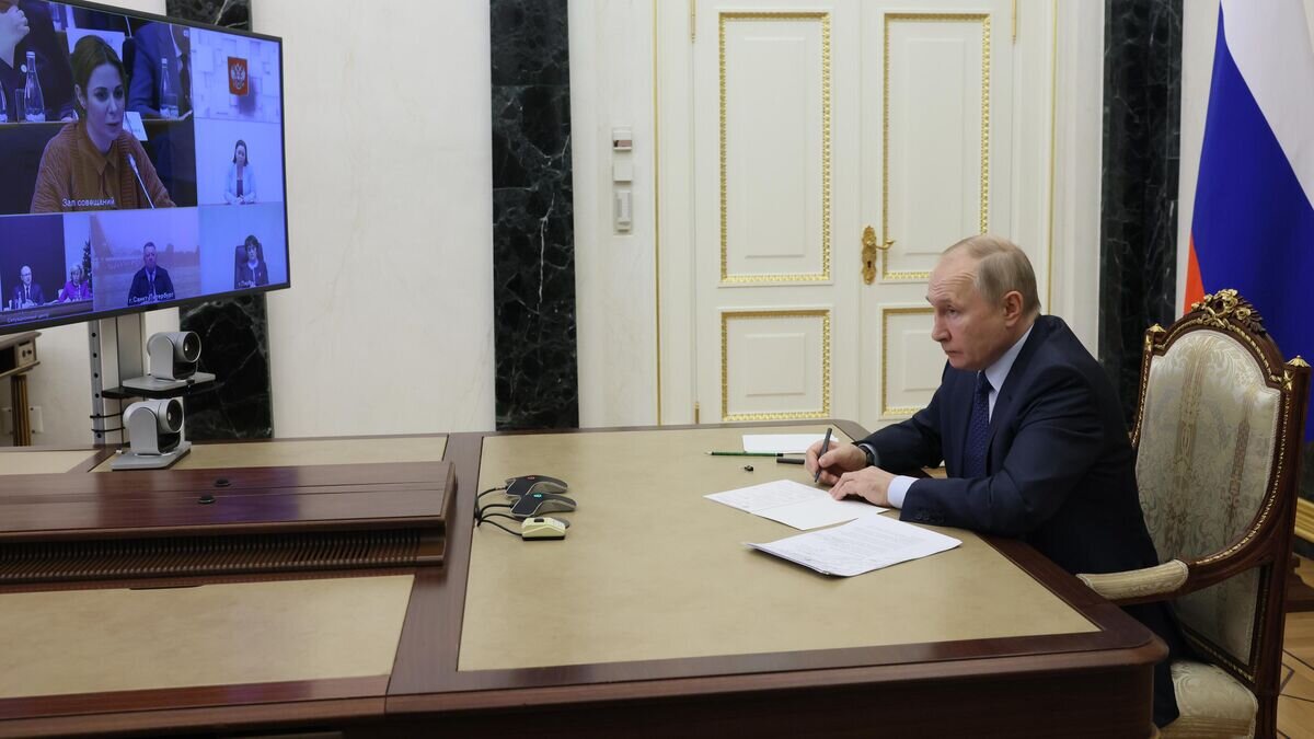    Президент РФ Владимир Путин проводит в режиме видеоконференции ежегодное заседание Совета по развитию гражданского общества и правам человека© РИА Новости / POOL