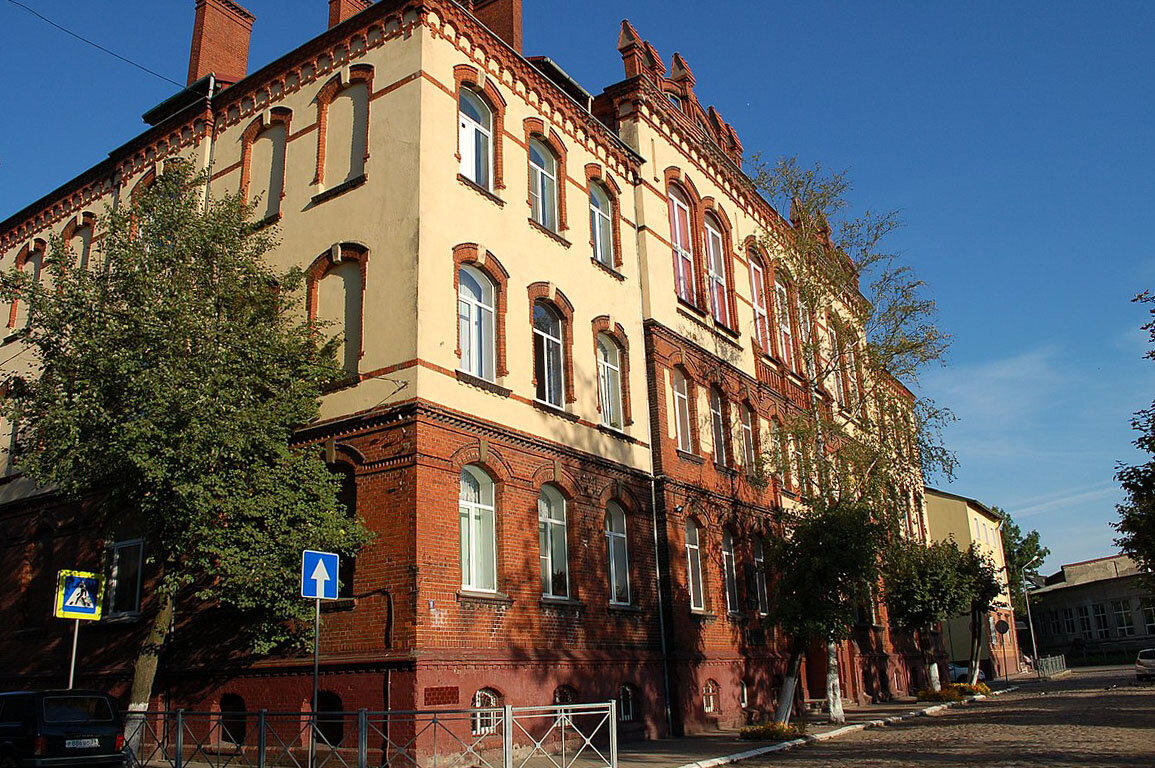 Черняховск достопримечательности. Улица пионерская черняховск. Здание бывшей ратуши черняховск. Здание имперского банка черняховска. Калининградская улица 22 черняховск.