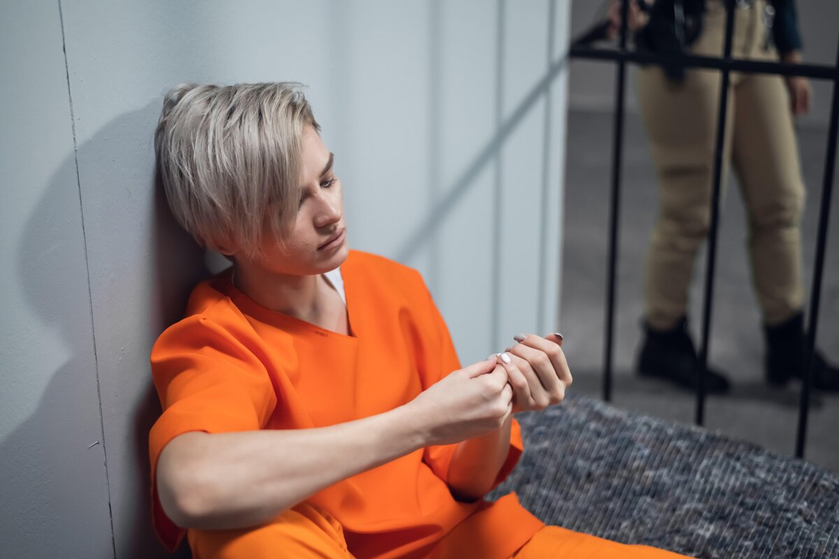     Почему женщин-преступниц меньше, чем мужчина: неожиданная причина