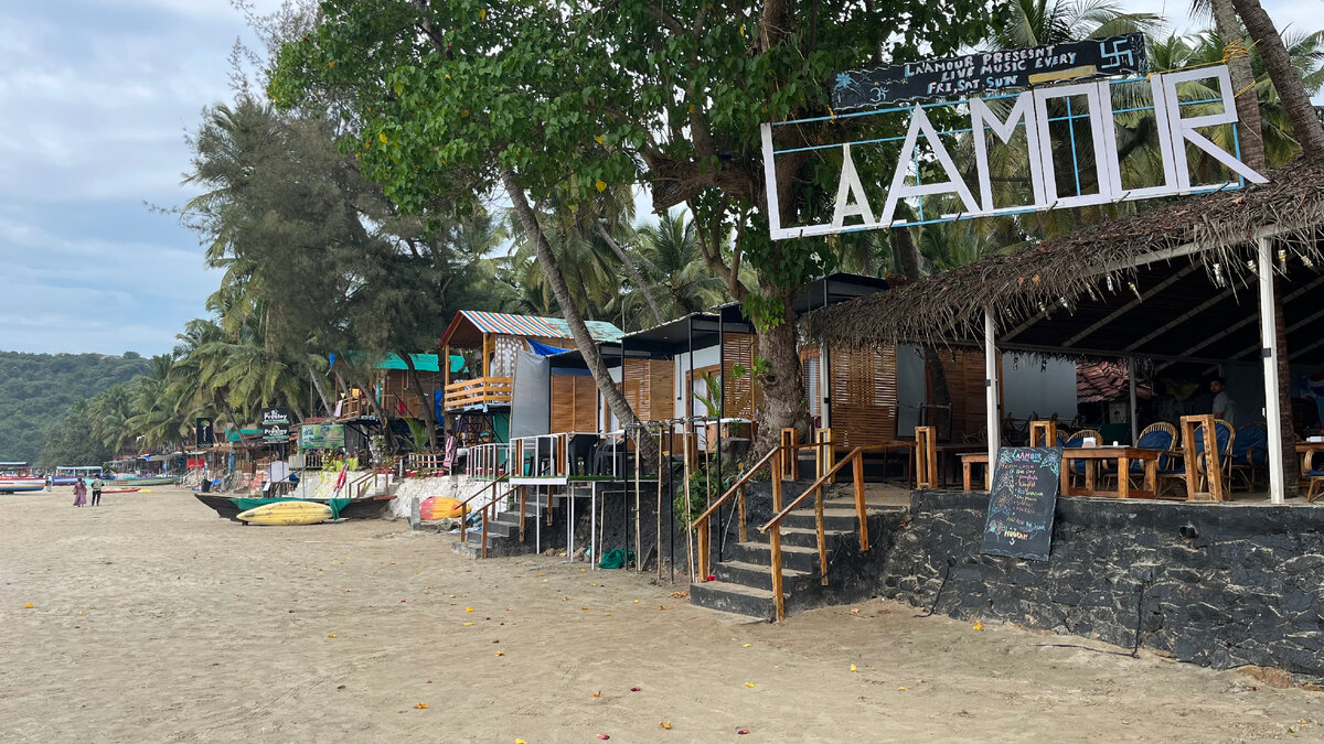 Шек на пляже Палолем