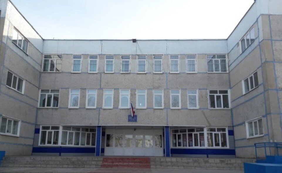     Выяснилось, что девятиклассник взорвал петарду на третьем этаже здания