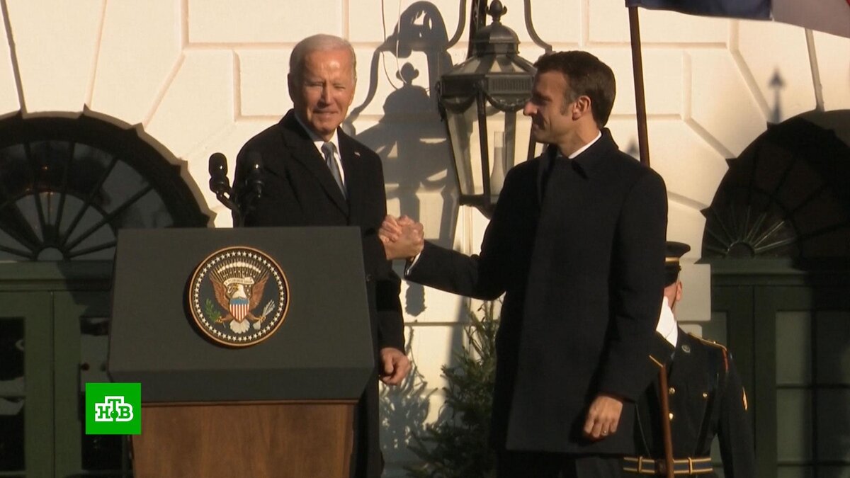    После встречи с Макроном Байден назвал условие для диалога с Путиным