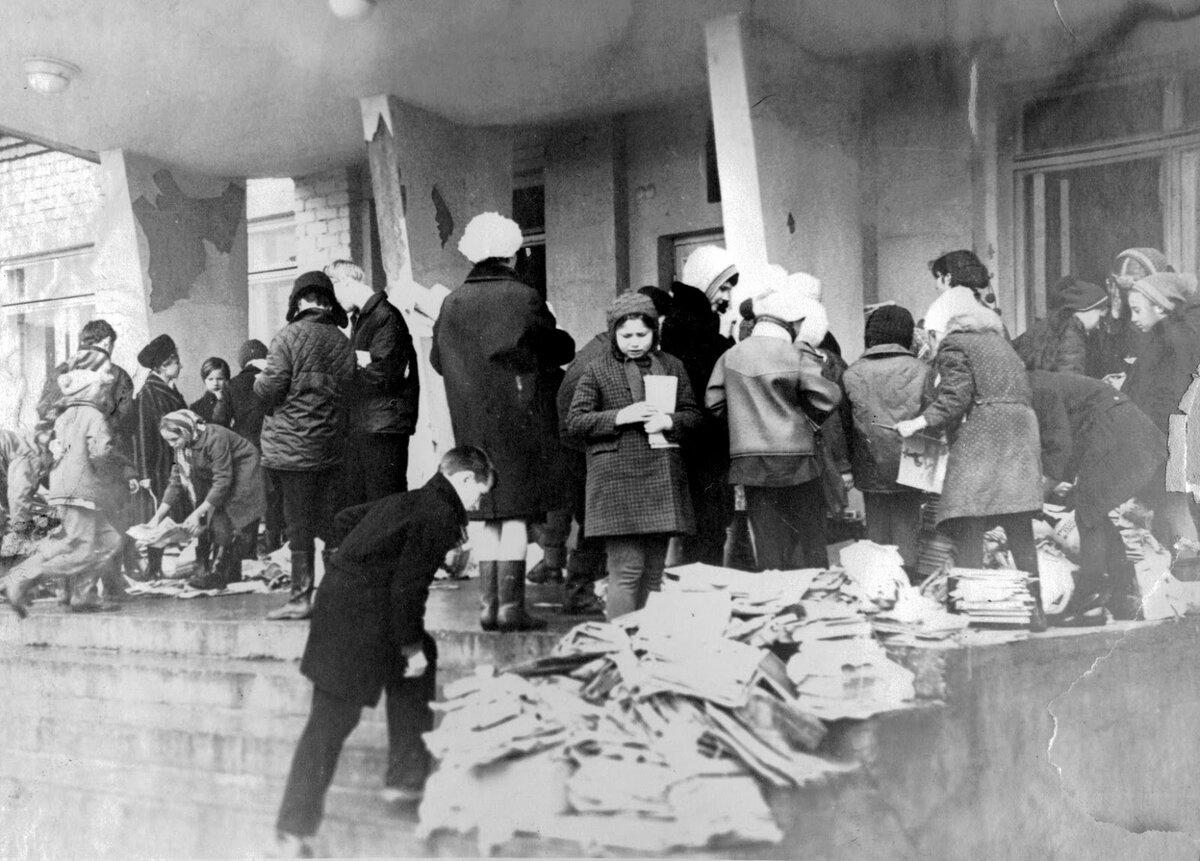 Фото с сайта: http://school58and27museum.blogspot.com/2013/04/blog-post_5075.html