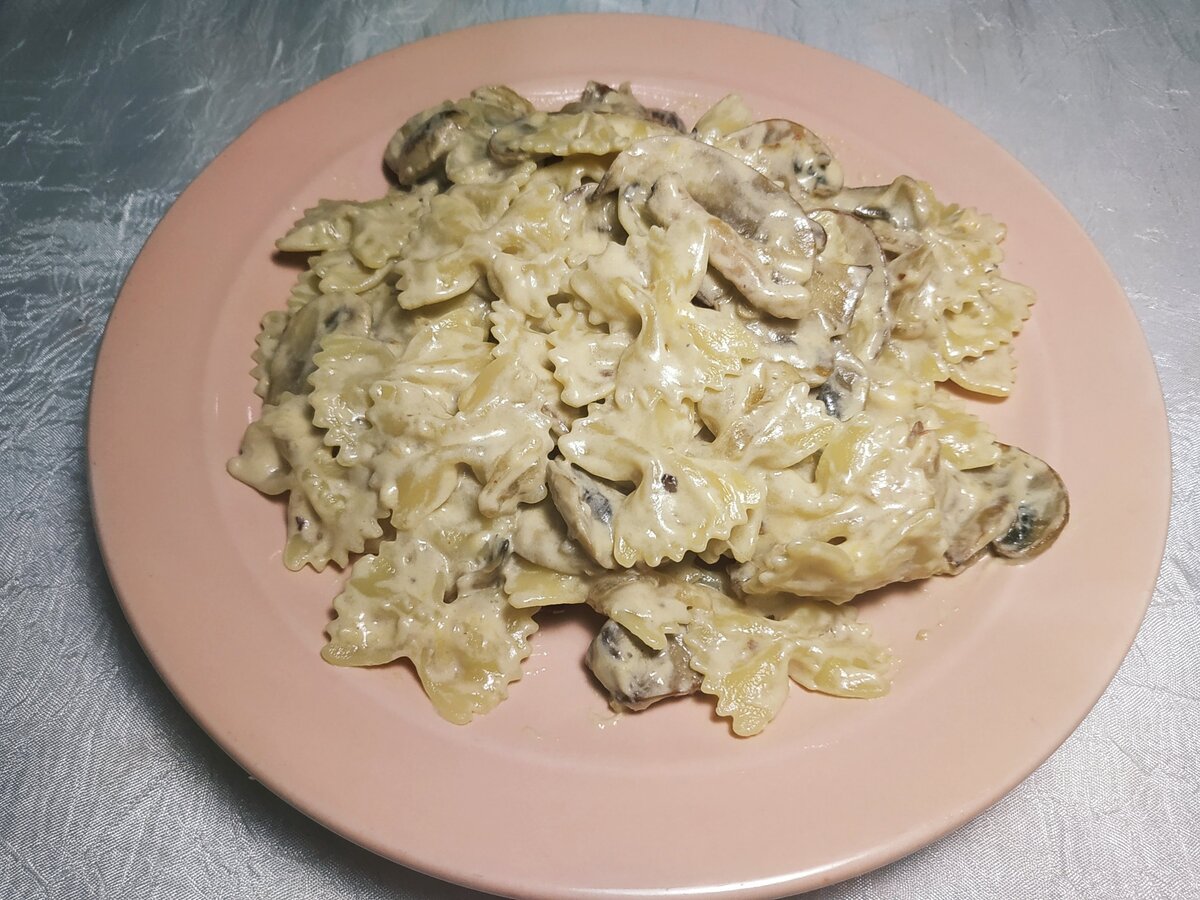 Паста в соусе с курицей заморозка
