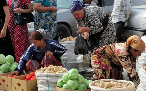  Торговля на рынке в Дашогузе. Фото с сайта Azathabar.com