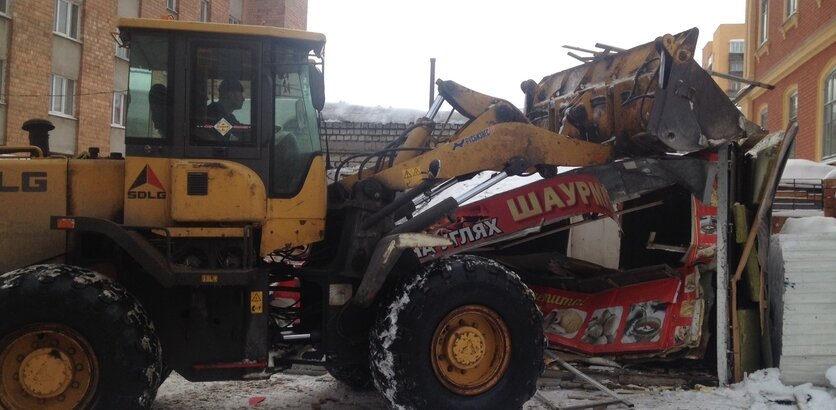 Владельцы значительной части незаконных объектов проигнорировали предписание об их демонтаже, поэтому снос конструкций пришлось осуществлять в принудительном порядке. На эти цели из бюджета города было израсходовано 5,5 миллиона рублей.

