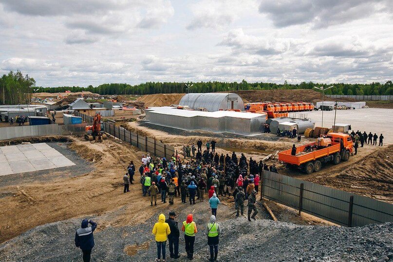 Столкновения экоактивистов и местных жителей с чоп, охраняющим стройку