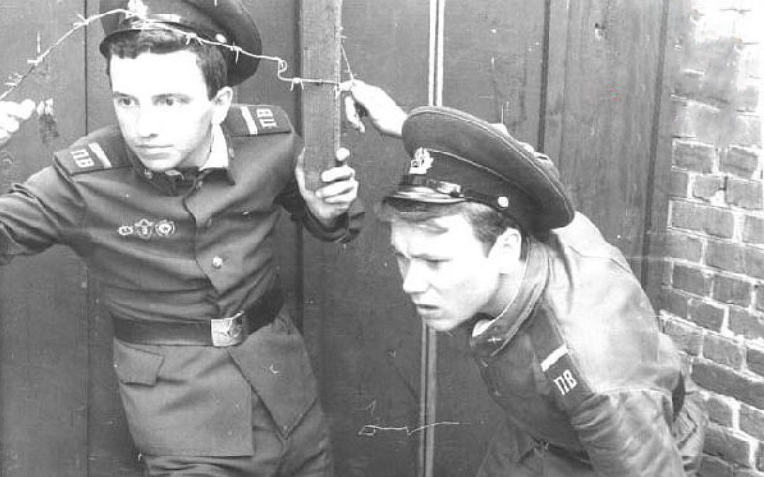 В.Шахрин и В. Бегунов в армии
