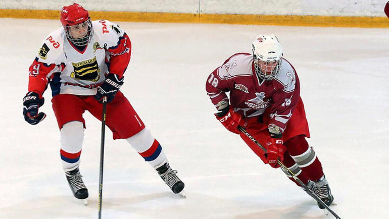 Источник: https://www.sport-express.ru/hockey/nhl/reviews/aleksandr-ovechkin-pozvonil-i-pozdravil-s-dnem-rozhdeniya-hokkeista-u-kotorogo-nashli-sarkomu-yuinga-1556698/