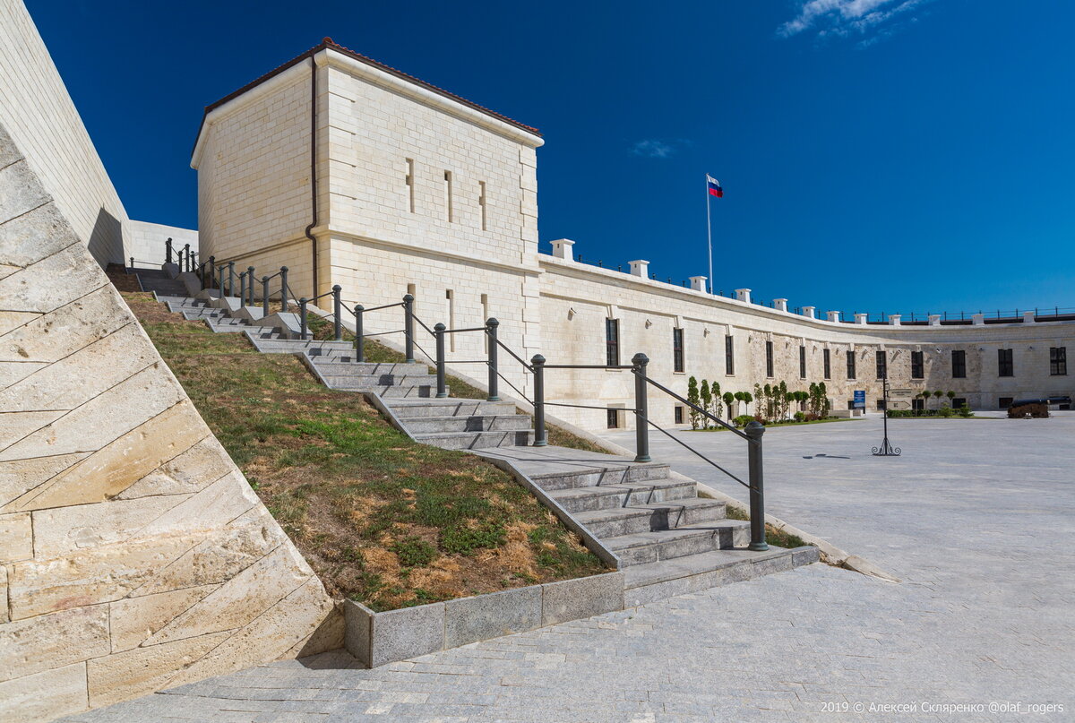 константиновская батарея в севастополе. долговременная огневая точка «дот м. гора аскети в балаклаве форт. севастополь оборонительные сооружения. ран археология севастополь.