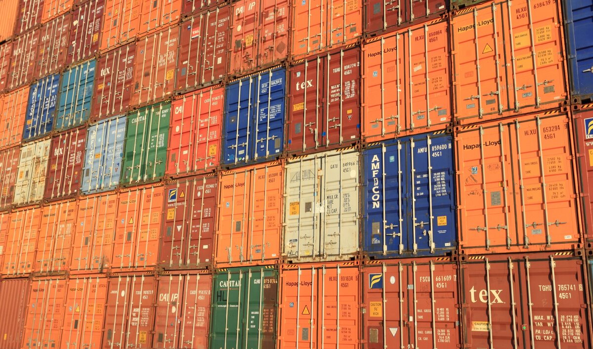 https://www.pexels.com/photo/blue-white-orange-and-brown-container-van-163726/