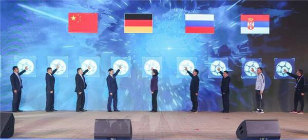 4 команды - 4 страны. 