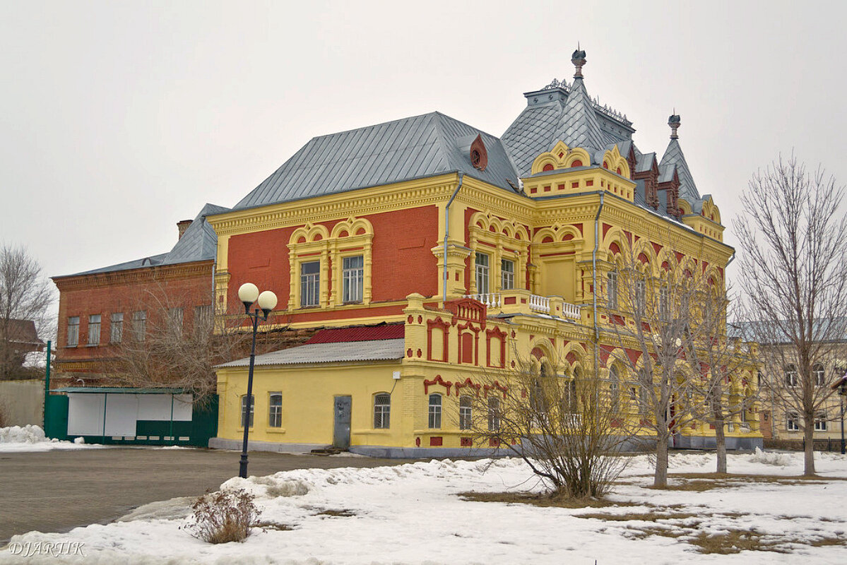 В нашей стране сохранилось много зданий, которые считают культурным наследием России.-1-3