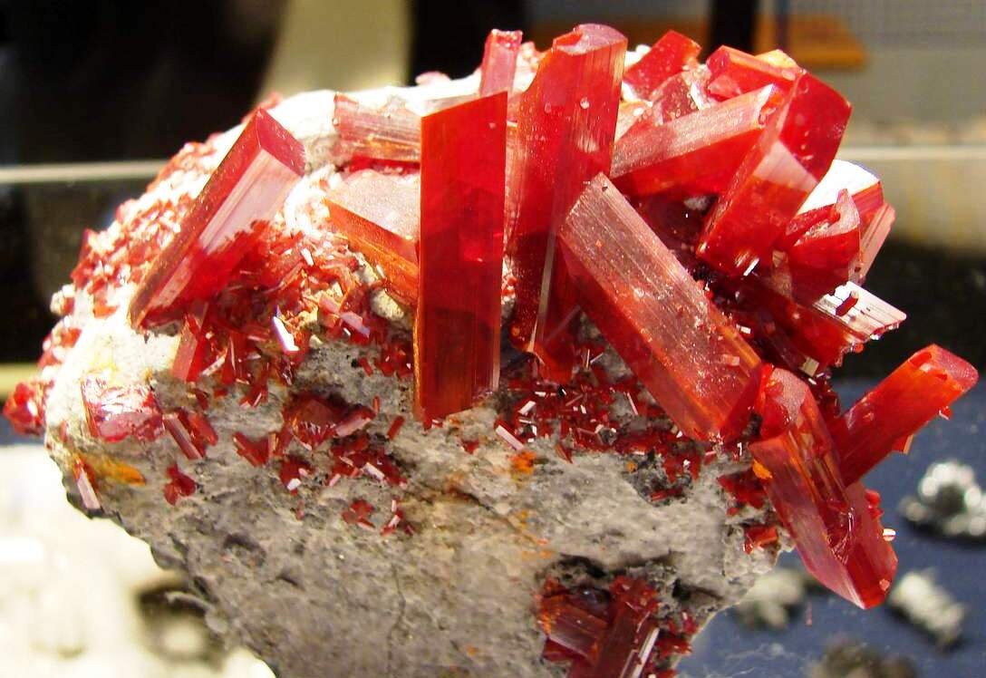 реальгар цвет. кварц, реальгар. фейерверк гиф. сульфид лития фото. фейерверк (зеленого цвета.