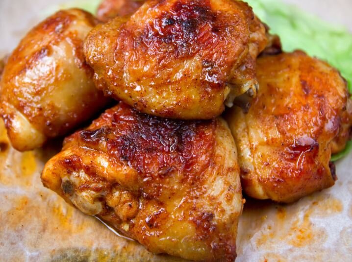 Как правильно и вкусно жарить курицу: чтобы она получилась сочной и румяной, целым кусочком и с хрустящей корочкой