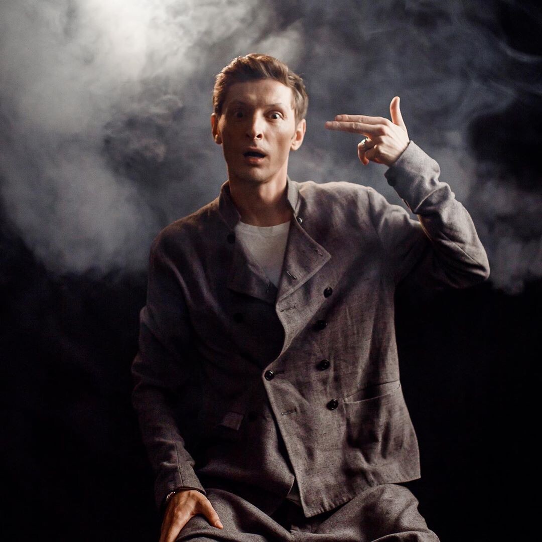 Сколько Павлу Воле лет? 20? 30? Нет, ему уже 40 лет, но выглядит он гораздо моложе. Источник фото: instagram.com/pavelvolyaofficial