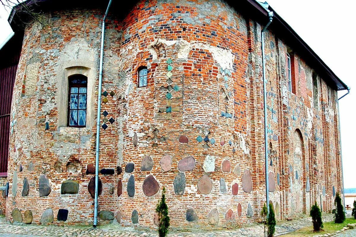 Коложская церковь в гродно. Борисоглебская (Коложская) Церковь. Борисоглебская Церковь (Гродно). Коложская Церковь Гродно. Борисоглебская Церковь на Коложе в Гродно.