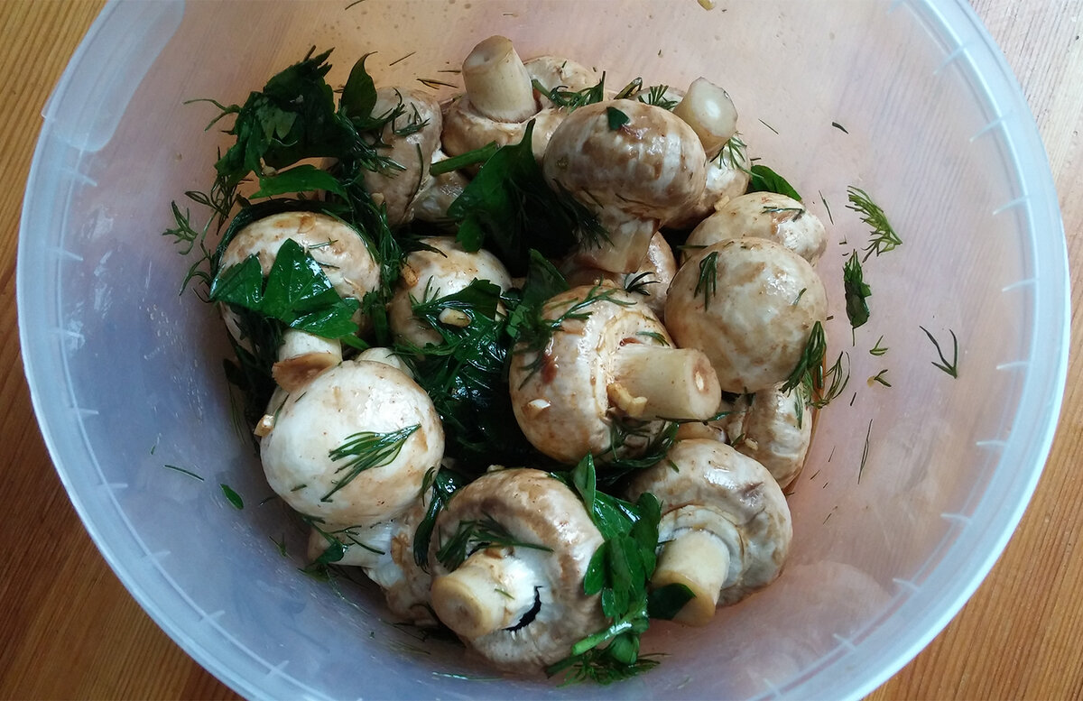 Грибы для шашлыка маринуются