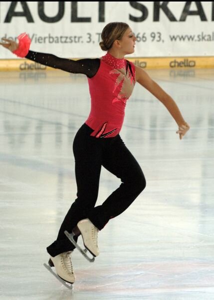 На льду в молодости. Фото из личного архива Ольги Корсак