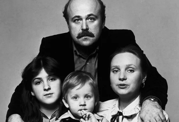 Александр Калягин: дочь Ксения и сын Денис Калягины Портреты знаменитостей, Акте