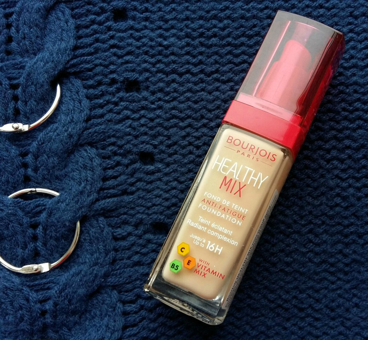 Bourjois Healthy Mix Anti-Fatigue and Radiance Reveal Foundation