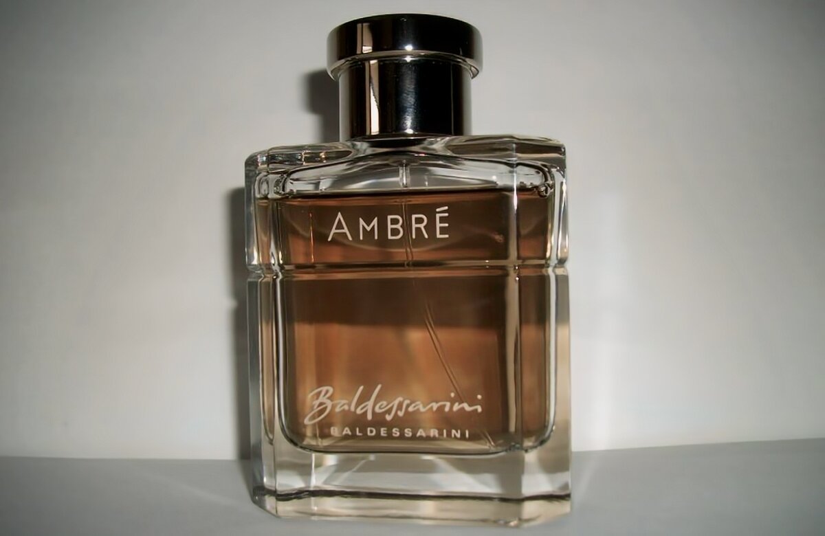 Baldessarini ambre men. Ambre Baldessarini золотое яблоко. Baldessarini Ambre for men. Балдессарини Aqua мужские. Балдессарини мадмуазель.