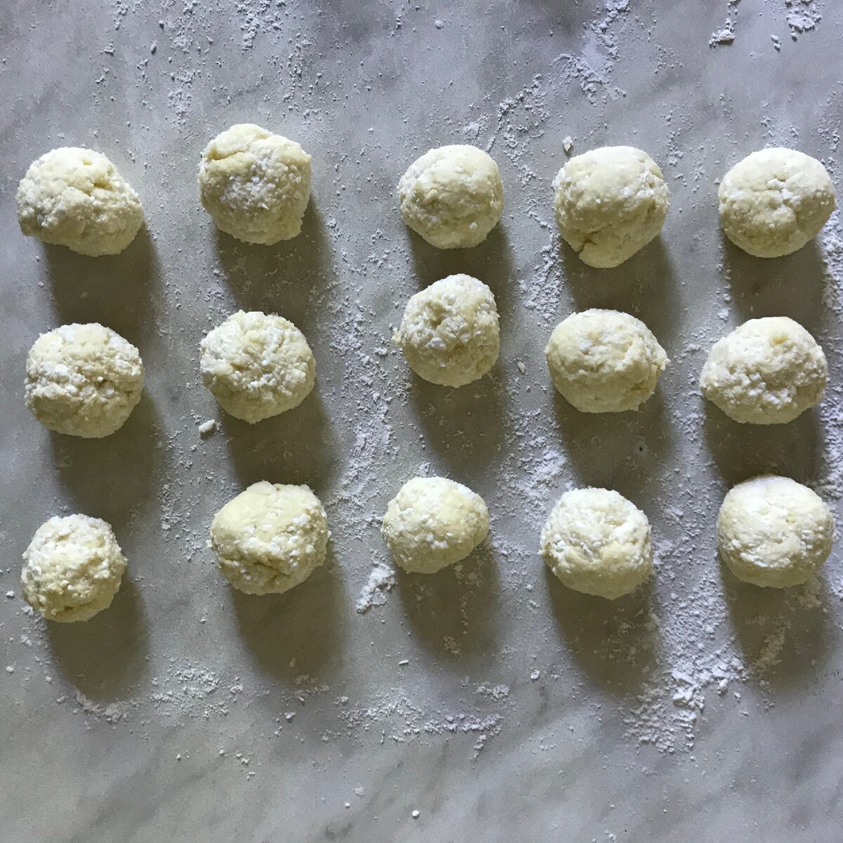 Вареники в форме шариков