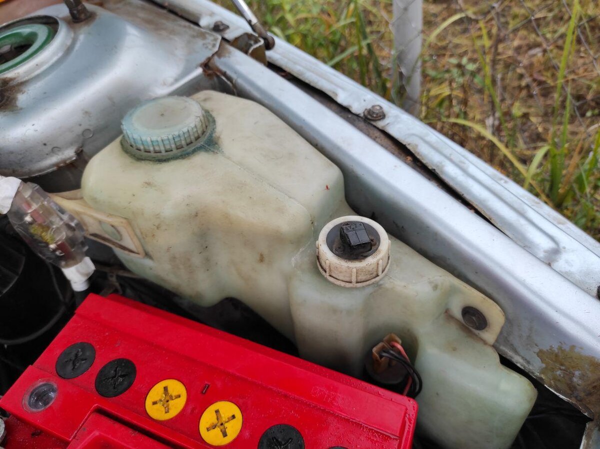 Бачок стеклоомывателя